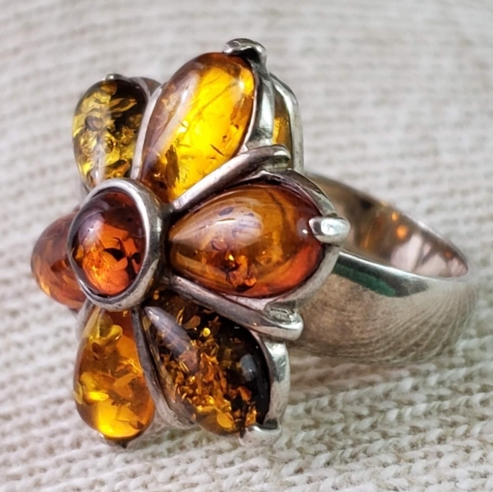 Sterling Silver Baltic Amber Daisy Ring